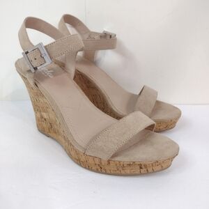 Charles David women's tan faux suede wedge sandals size (9.1/2) M